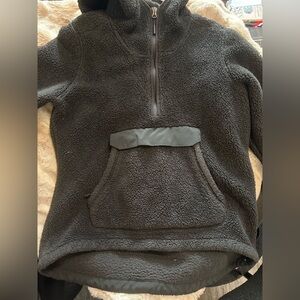 The North Face Women’s Black Fleece Pullover